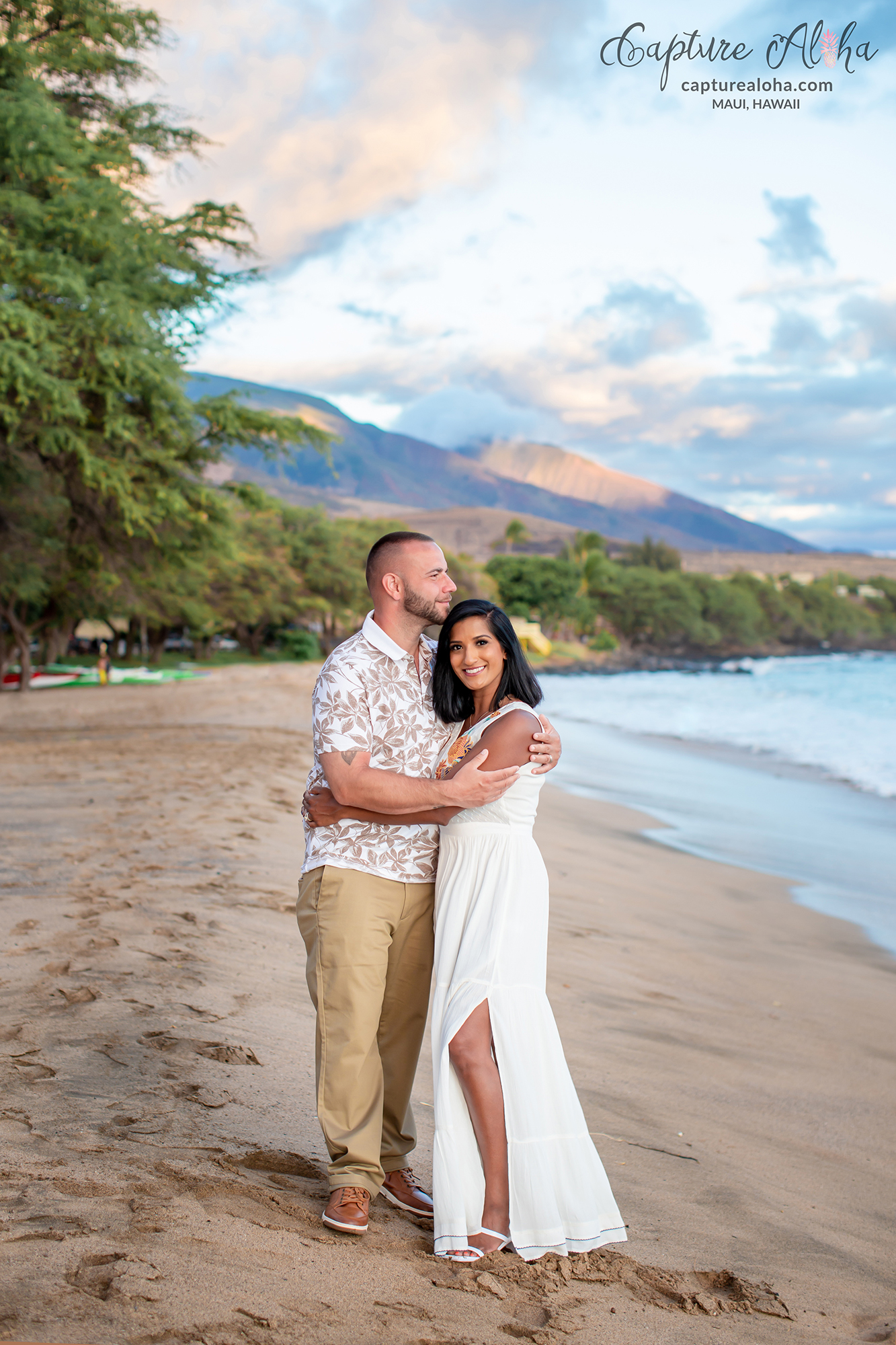 Couples photography on the beach in Maui during sunset