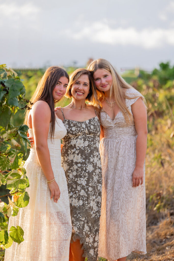 what to wear for a Maui beach photoshoot family session