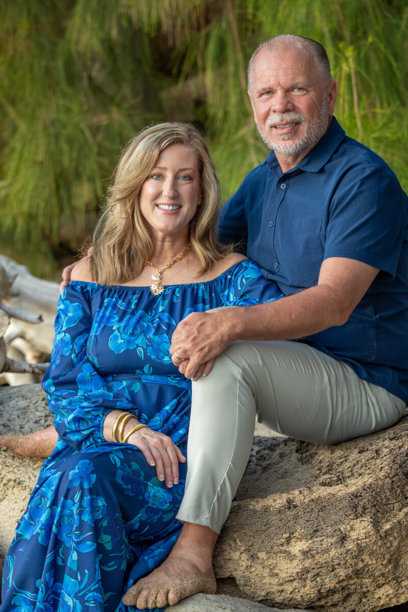 what to wear for a Maui beach photoshoot family session