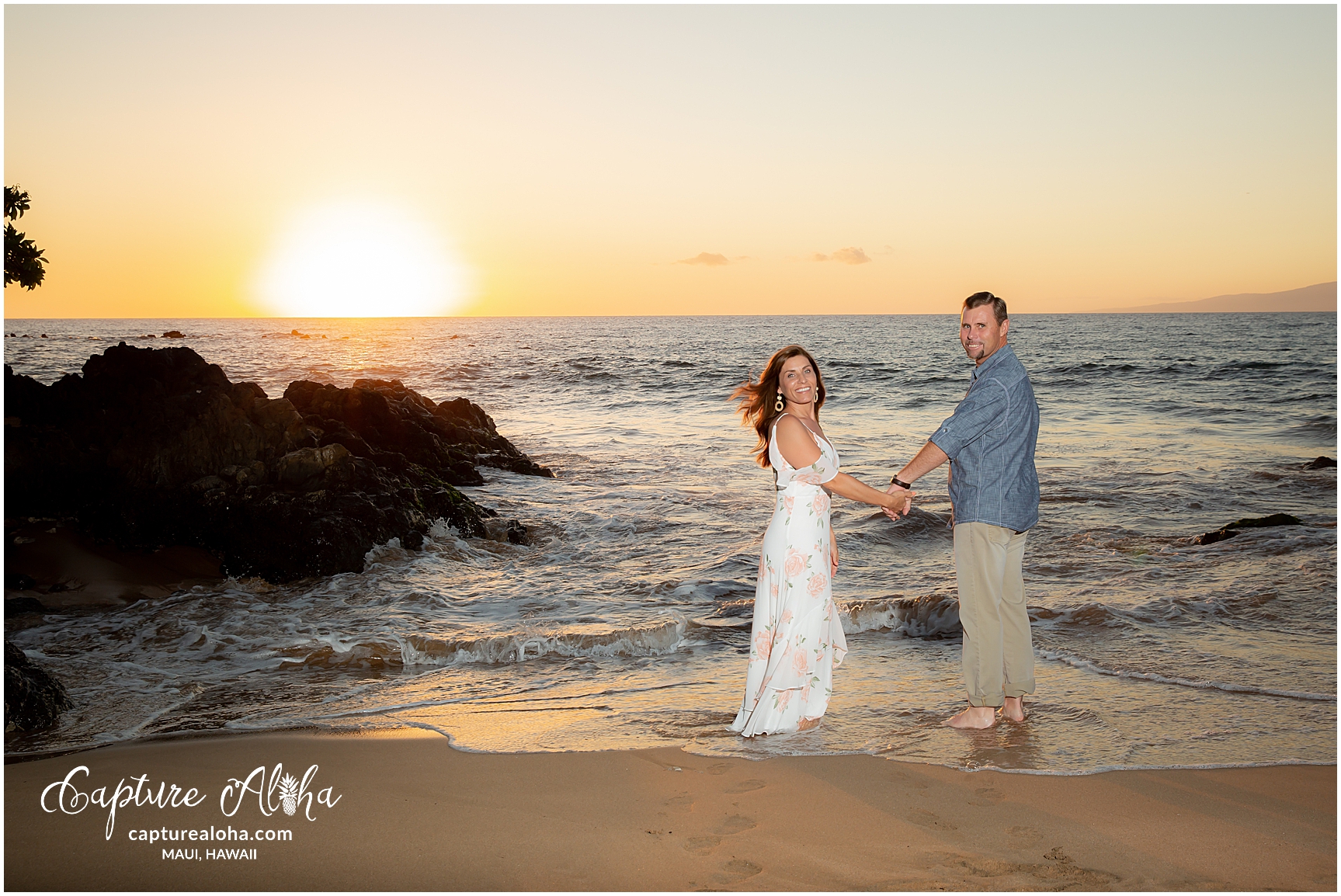 Maui Couples Photography at Mokapu Beach, Maui at sunset